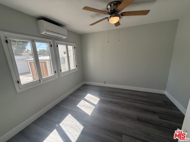 Building Photo - 92 S Sunnyslope Ave