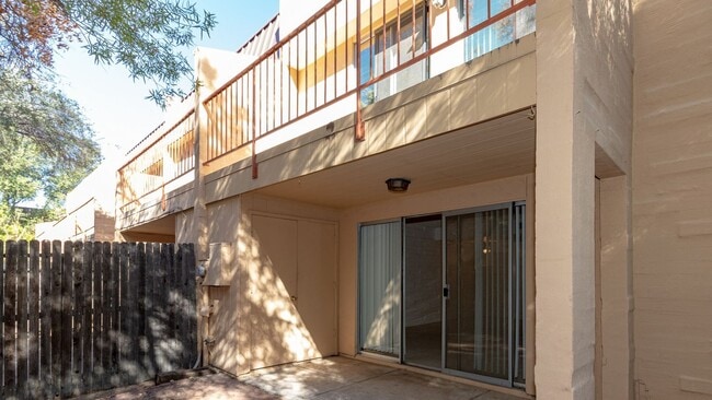 Building Photo - Spacious 2-Bedroom Townhome – Available Now!