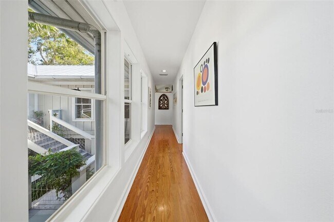 Building Photo - 700 Lands End Dr