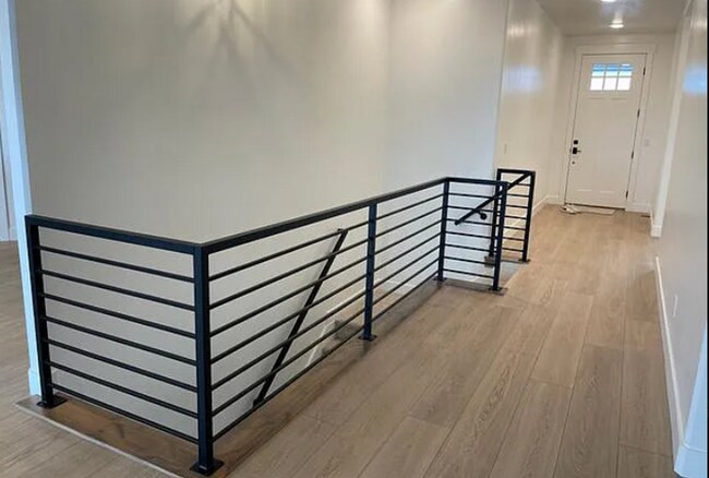Building Photo - 5 Bedroom/2.5 Bathroom unit in Layton