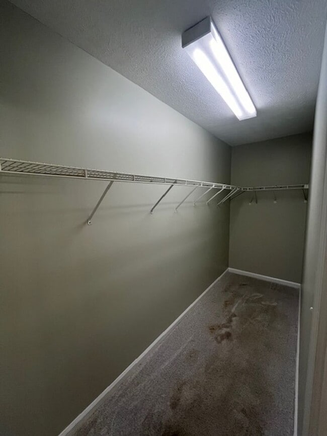 Building Photo - Renovated 3 Bedroom 2 Bath Home for Rent!