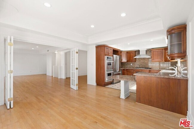 Building Photo - 11723 Mayfield Ave