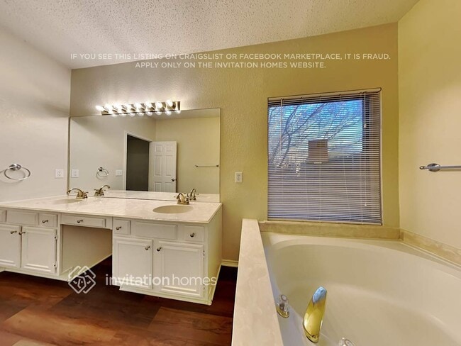 Building Photo - 1900 Fairhaven Ct