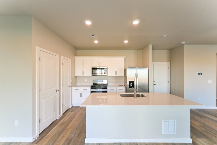 Building Photo - 7302 Rio Grande Ave