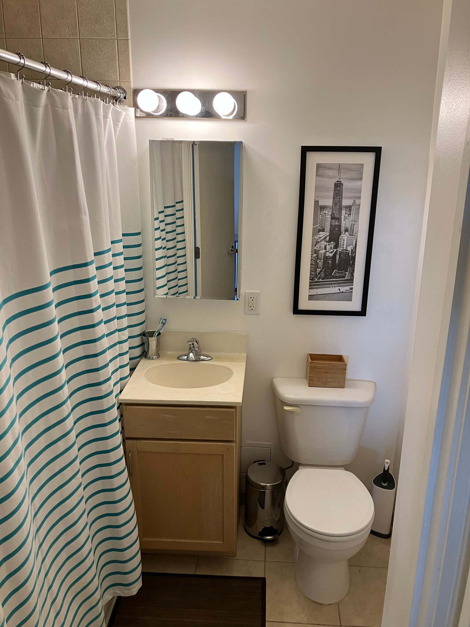 Bathroom - 800 4th St SW