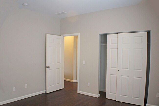 Building Photo - The Moore Townhouses