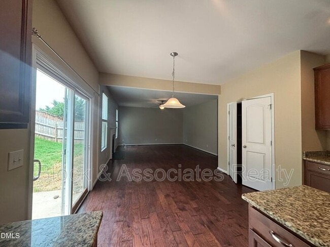 Building Photo - 4 White Spruce Ct