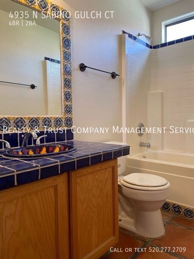 Building Photo - 4935 N Sabino Gulch Ct