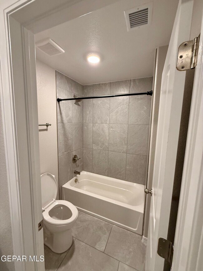 Building Photo - 12868 Star Gaze Ave