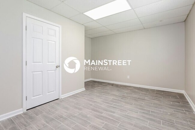 Building Photo - 5 Bedroom Pet-Friendly Home in Fayettevill...