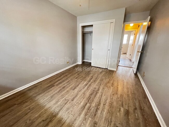 Building Photo - 9252 S Merrill Ave