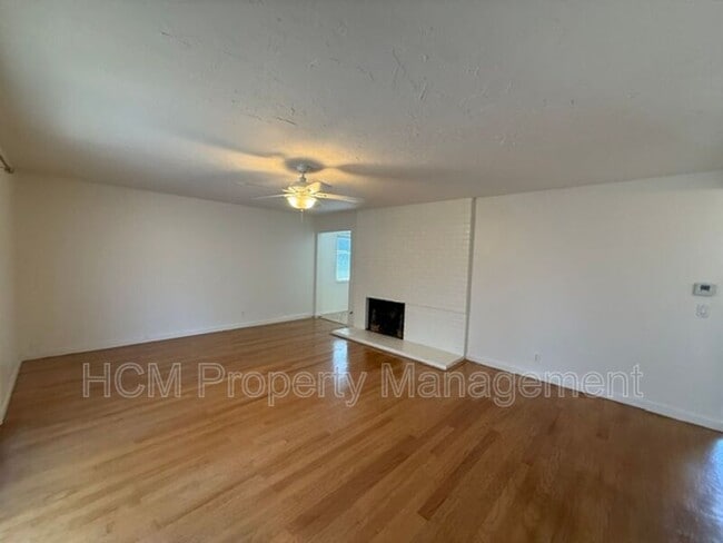 Building Photo - 16402 Birdie Ln