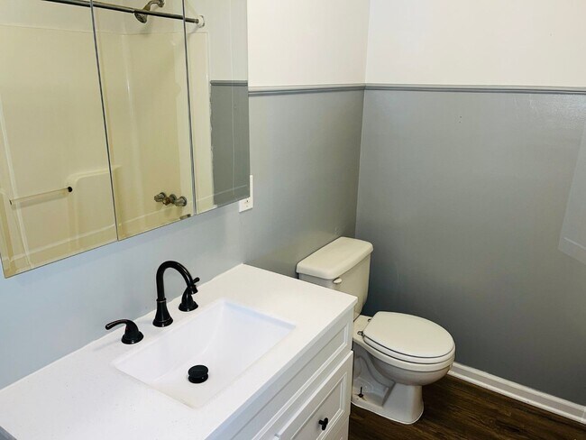 Building Photo - ***MOVE IN SPECIAL - $500 OFF 1ST MONTHS R...