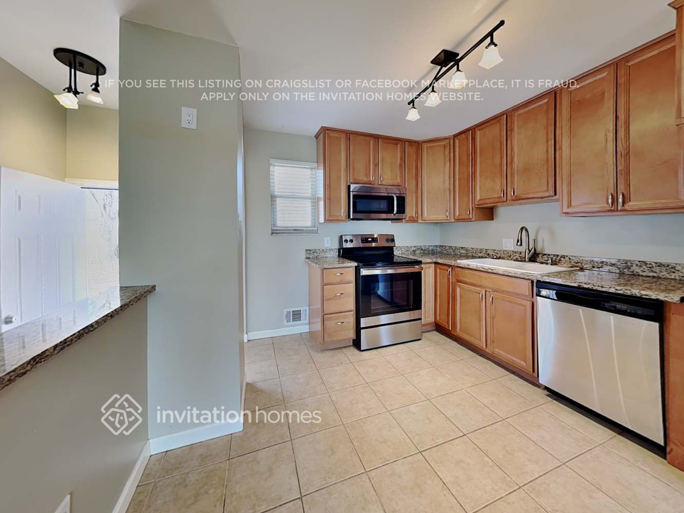 Building Photo - 1909 E 116th Ave