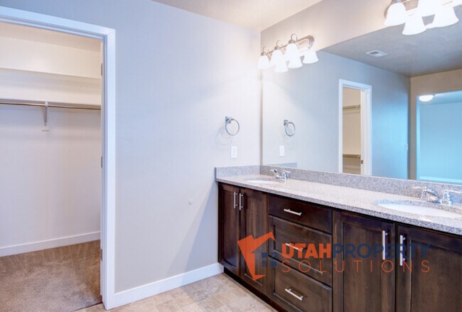 Building Photo - 5393 Borglum Ln