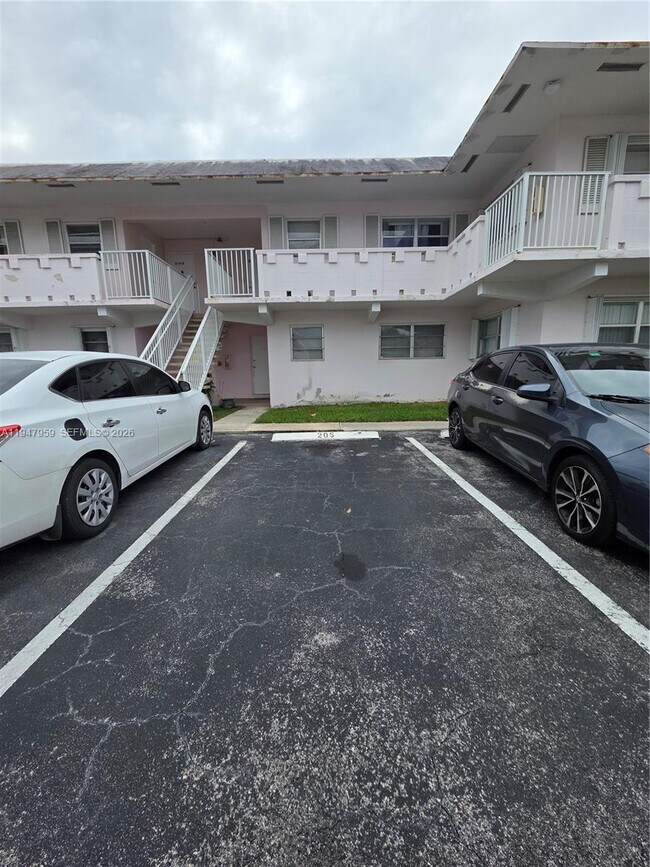 Building Photo - 7424 SW 82nd St