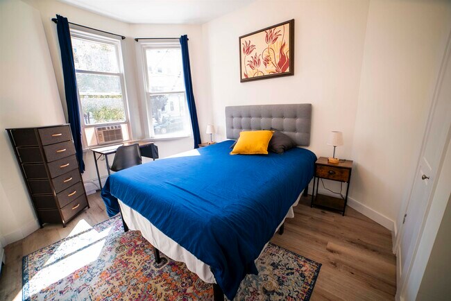 Building Photo - 204 48th St