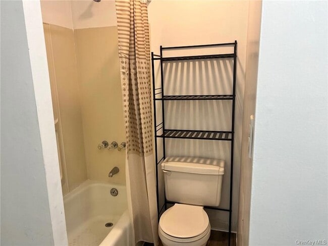 Building Photo - 65 Monhagen Ave