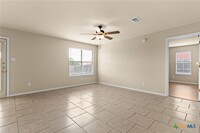 Building Photo - 3606 Viewcrest Dr