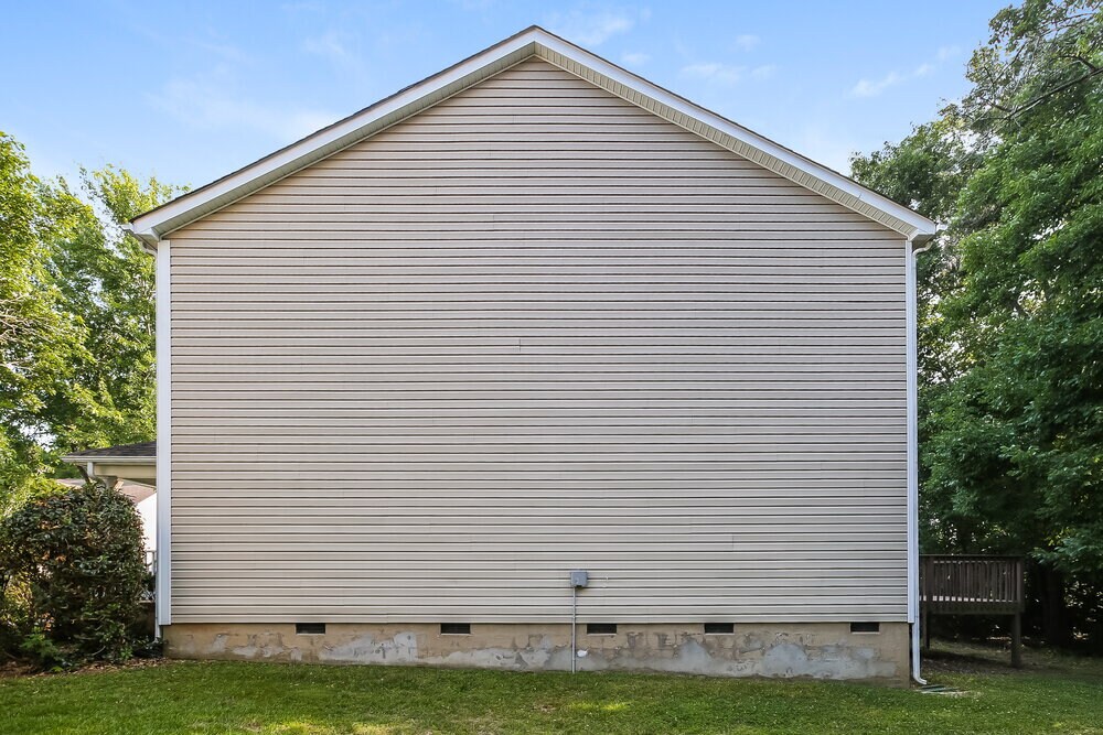Building Photo - 15738 De Havilland Dr