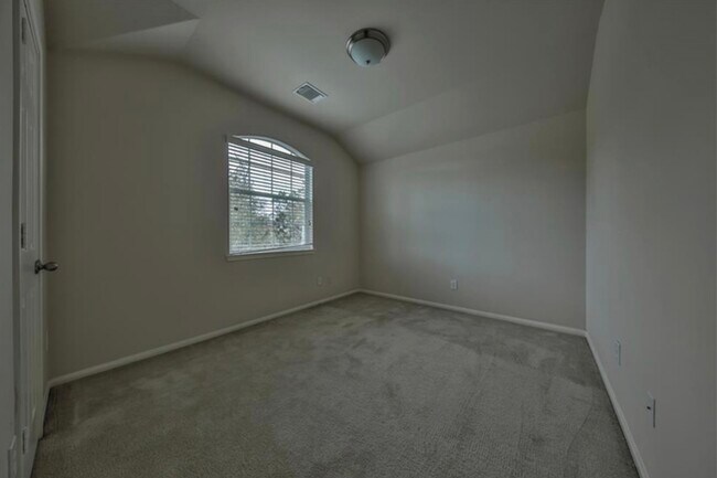 Building Photo - 18 Milepost Ct