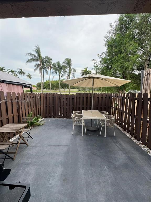 Building Photo - 12032 S Las Palmas Dr