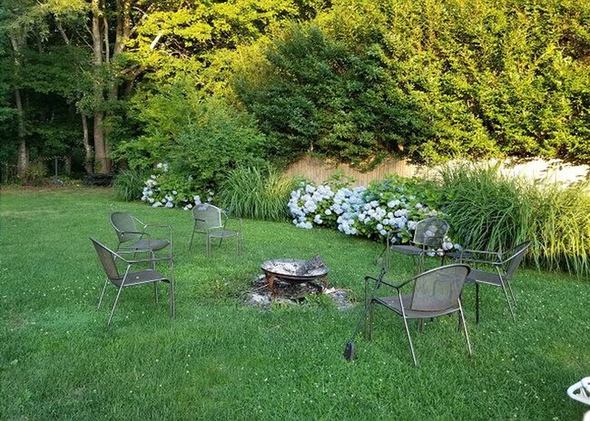 Building Photo - 14 Millstone Dr