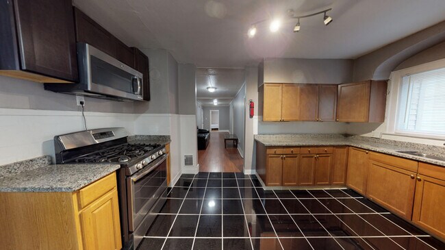 Building Photo - 1406 E Genesee St