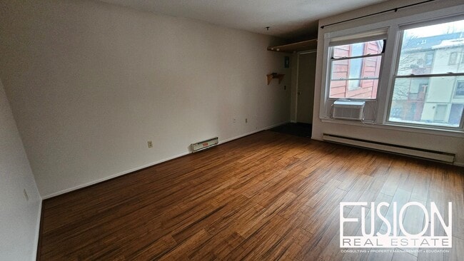 Building Photo - Bright, Updated 2-Bedroom in Prime Burlington Location — Available Now & FREE January Rent!