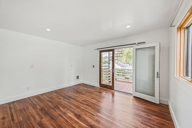 Building Photo - 9451 36th Ave SW