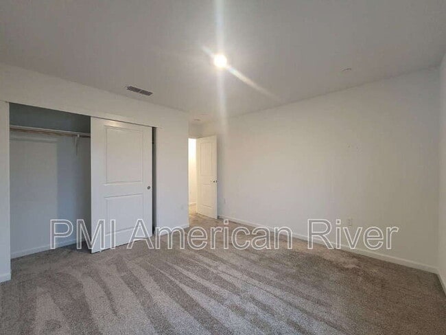 Building Photo - 4033 Haflinger Way