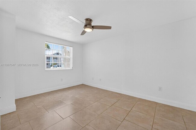 Building Photo - 2841 N Oakland Forest Dr