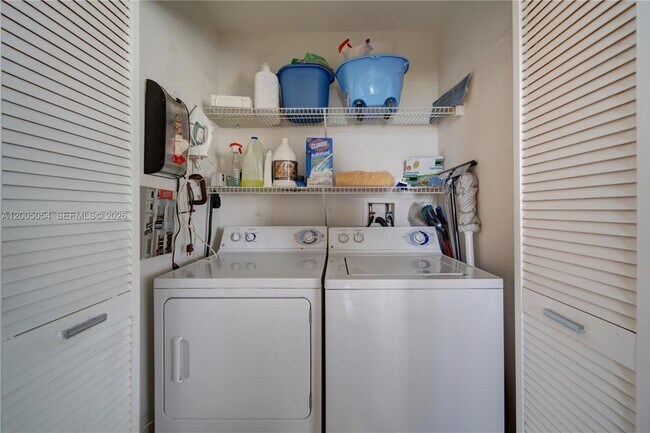 Building Photo - 2001 Biscayne Blvd