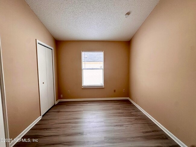 Building Photo - 8828 Townsquare Dr S