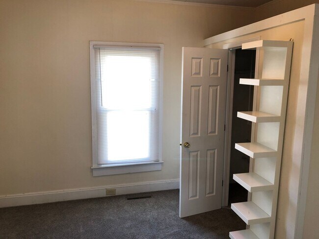 Building Photo - Charming 1920s Bungalow Steps from Downtow...