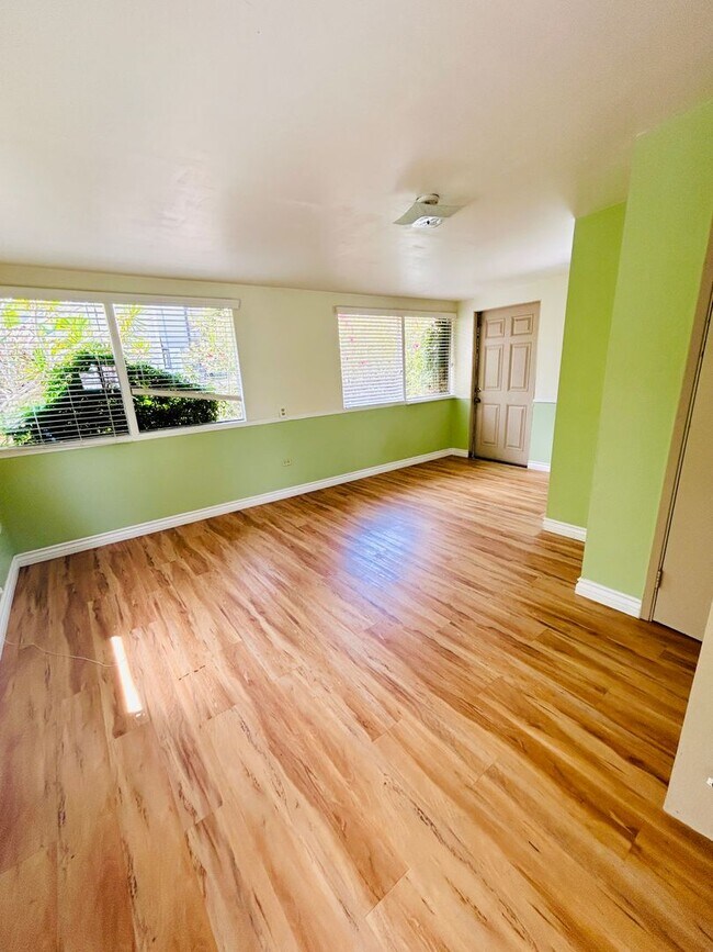 Building Photo - Live by Windansea Beach in La Jolla - 4BD/2.5BA Home - Only $5,995/mo!