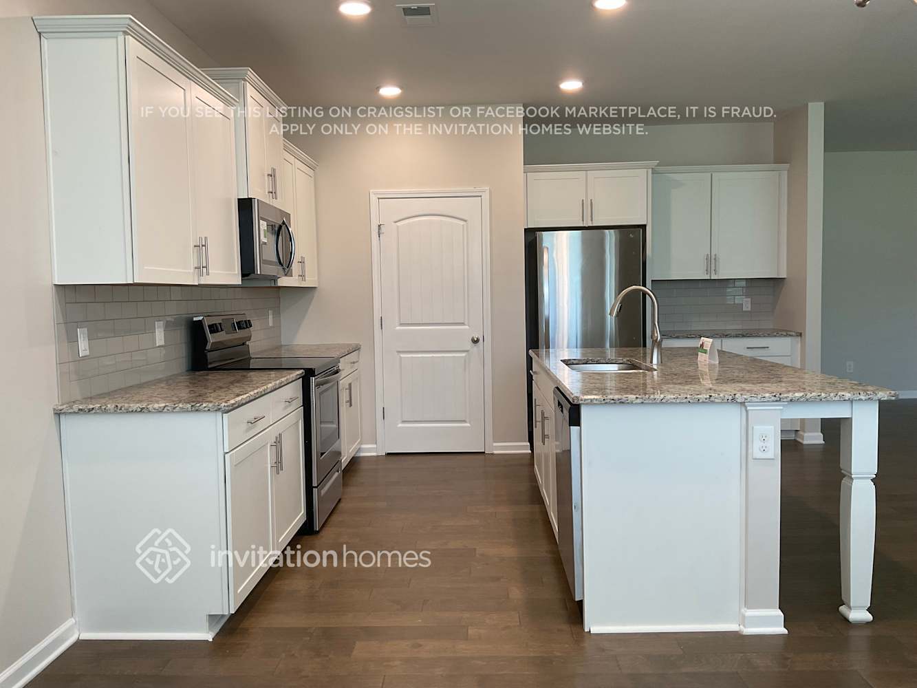Building Photo - 8026 Forest Hills Dr