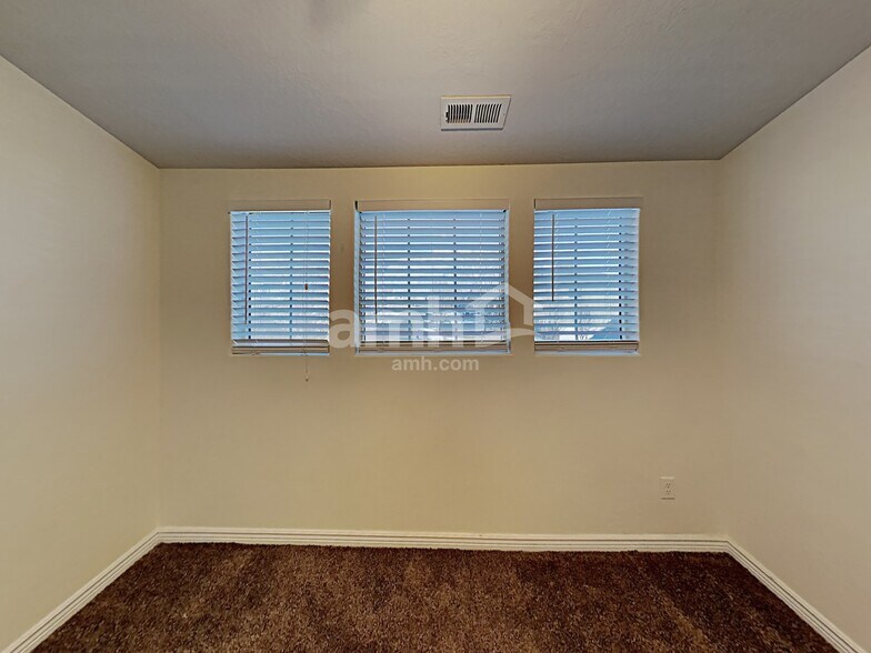 Building Photo - 974 S 1740 E