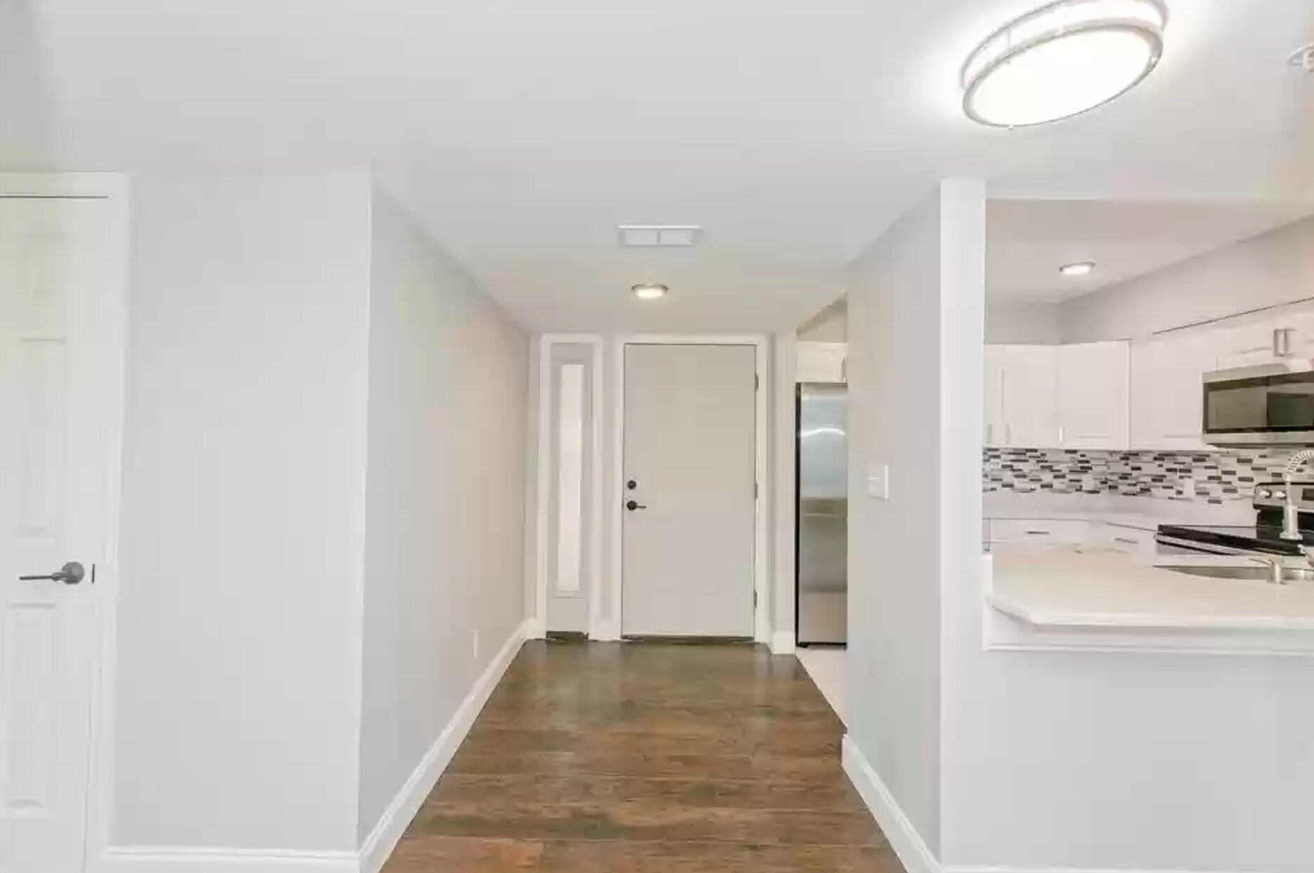 Entryway - 813 Pinewood Ct