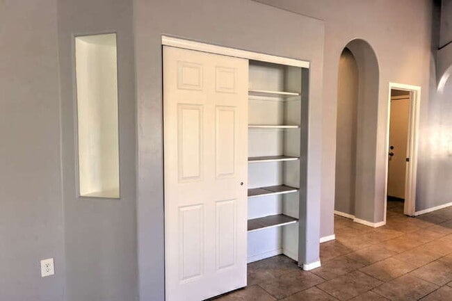 Building Photo - Rancho Sahuarita