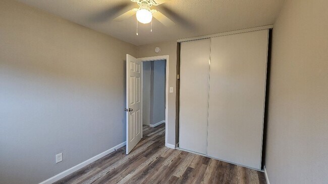 Building Photo - Beautiful 4 Bedroom 2 Bath Home Centrally ...