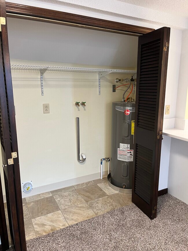 Building Photo - 317 Fairmount Ave