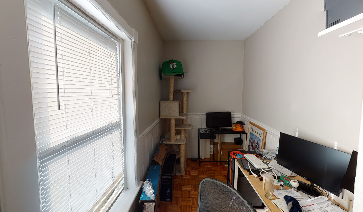 Apt 8 - 904 Massachusetts Ave