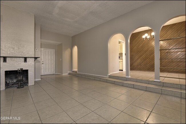 Building Photo - 10711 Ivanhoe Dr