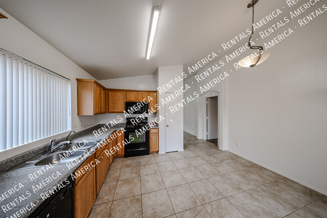 Building Photo - 23942 W Hadley St