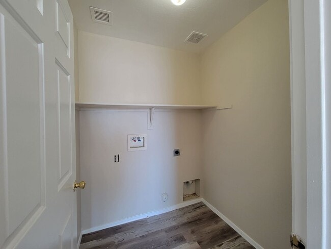 Building Photo - 15147 S Yava Rd