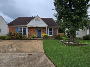 Building Photo - 851 Avatar Dr