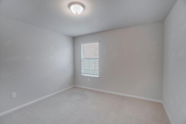 Building Photo - 13804 Cantarra Dr