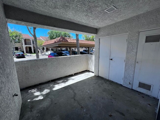 Building Photo - Newly Renovated 2B/2BA Condo in Mira Mesa!