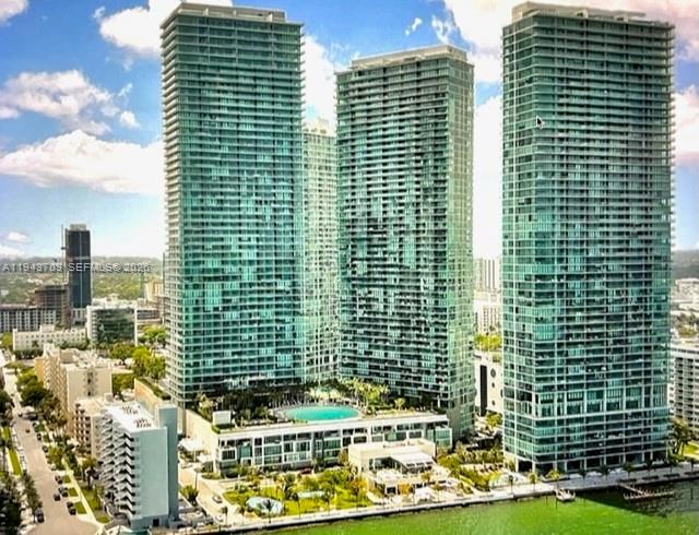 Building Photo - 480 NE 31st St